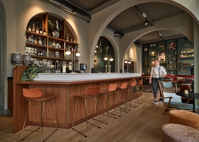 Finch Boutique Hotel, Downtown