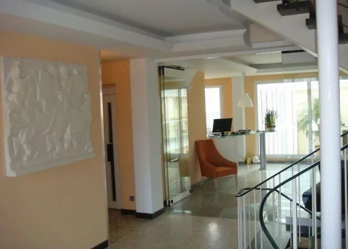 Lindemann Hotel