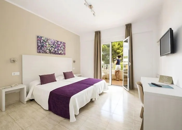 Flor Los Almendros Hotel