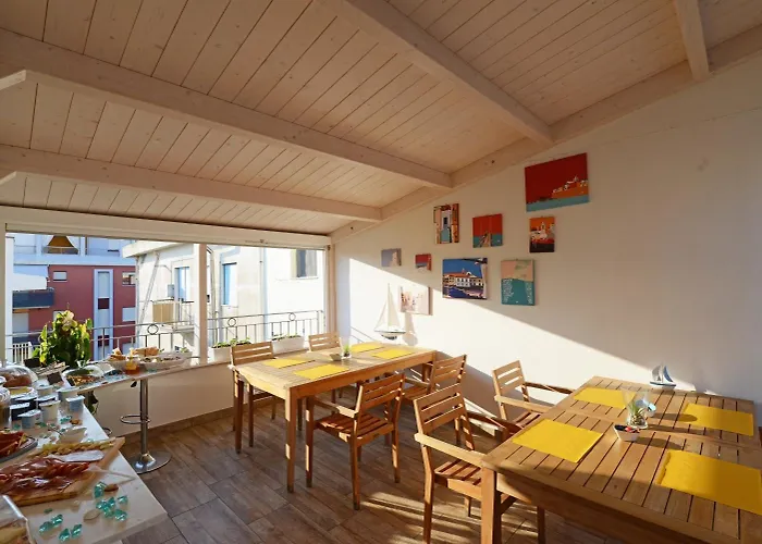 Miramed Rooms