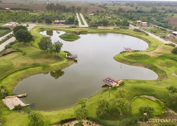 Life At Repose- Lake Villas Resort & Club