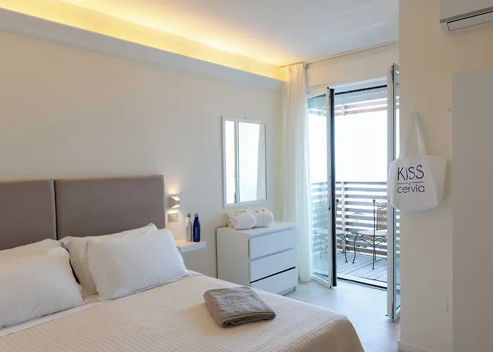 Kiss Beachfront Hotel & Restaurant