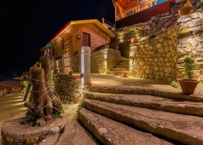Seclude Pangot, Perch