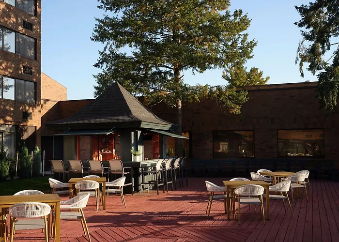 Sheraton Grand Rapids Airport Hotel