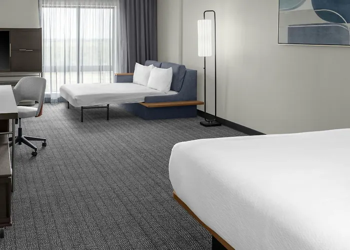 Courtyard By Marriott Sherman
