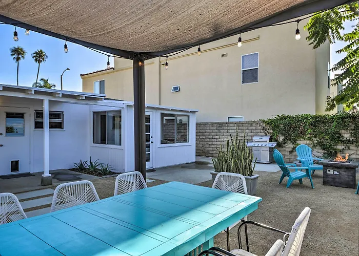 Remodeled Ventura Beach Home With Yard & Fire Pit!