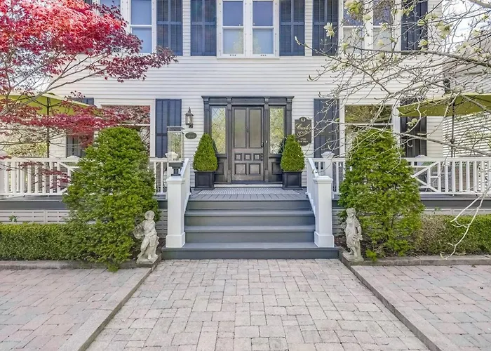 Guestroom In Old Town | Steps To Lake & Everything