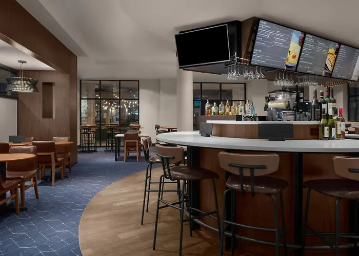 Courtyard By Marriott San Antonio Six Flags At The Rim