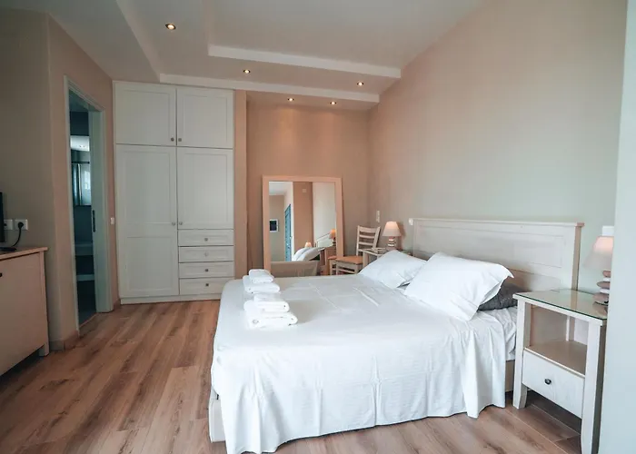Alexandros Apartments