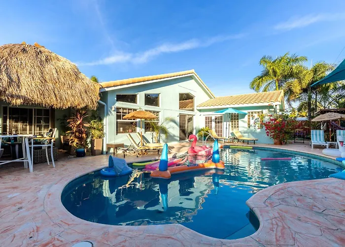South Florida Spacious Oasis 4Br Retreat With 2 King Beds, Amazing Pool, Near Beaches