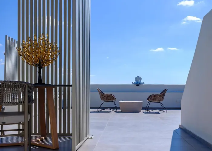 Oia Treasures Art Suites