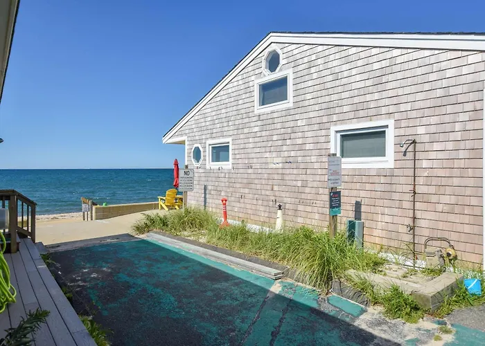 12216 - Beautiful Views Of Cape Cod Bay Access To Private Beach Easy Access To P-Town