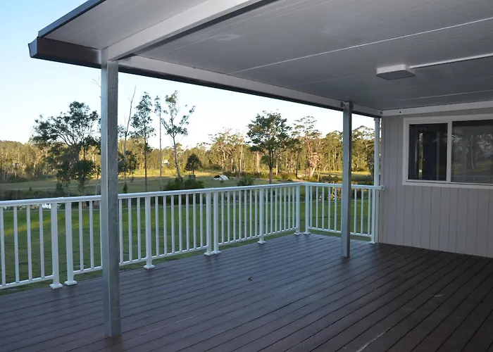 The Leaning Oak Holiday Lifestyles - Lake Conjola