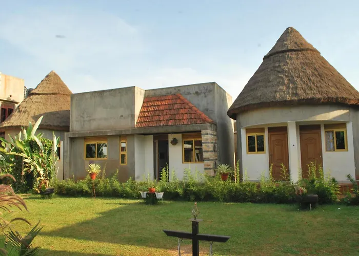 Nnalubaale Resort Cottages
