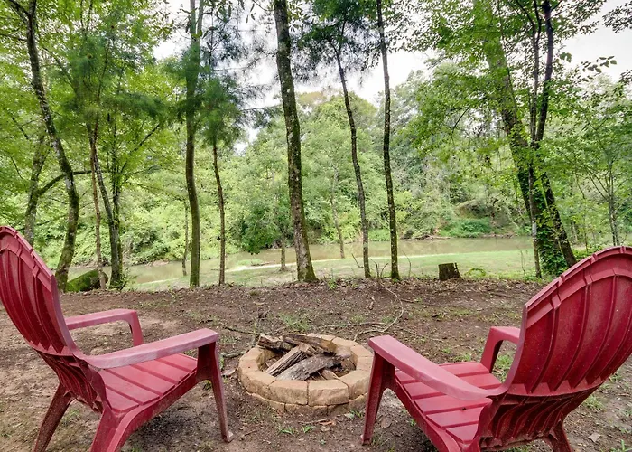 Waterfront Loranger Cottage: Hot Tub, Deck & Grill