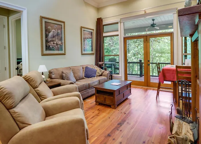 Waterfront Loranger Cottage: Hot Tub, Deck & Grill