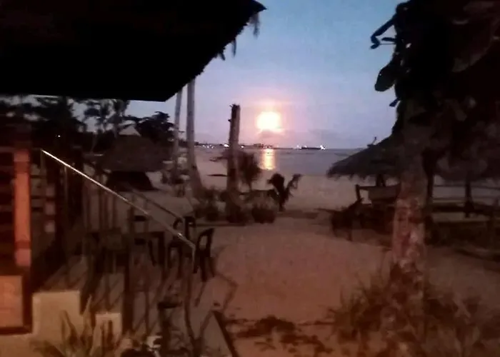 Coconut Beach Bar And Cottages