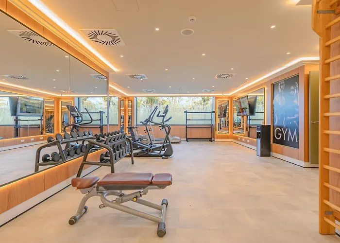 Ribera De Triana Hotel