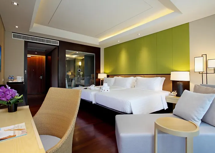 Graceland Khaolak Beachfront Resort