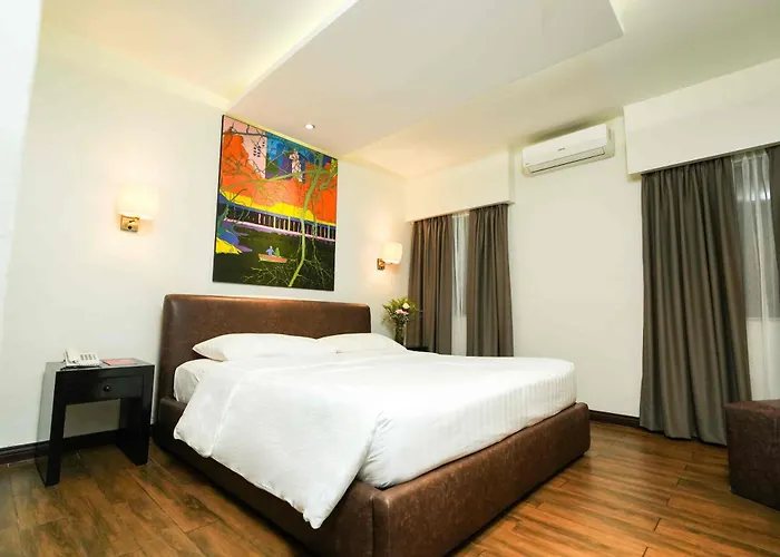 Court Meridian Hotel & Suites