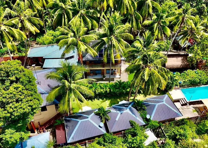 Southseas Beach Resort And Dive Center