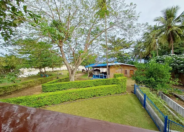 Rainbow Bay Beach & Dive Resort