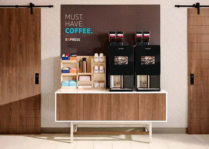 Holiday Inn Express & Suites Fresno Airport By Ihg