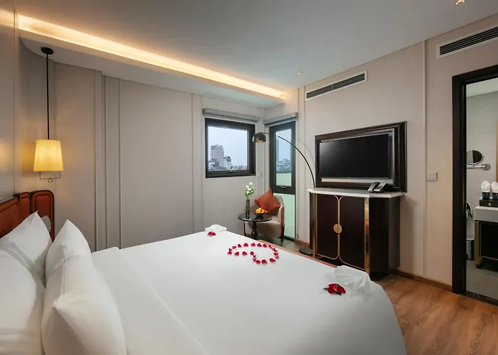 Le Premier Hotel&Rooftop Bar