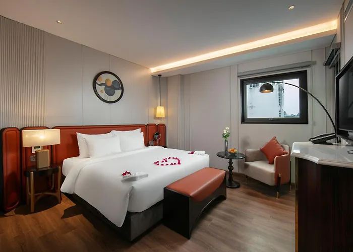 Le Premier Hotel&Rooftop Bar