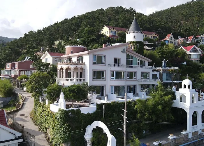 Laoshan Swan Castle Hot Spring Wellness Resort-Hot Spring Wellness Resort,Sky Infinity Pool,8 Indoor & Outdoor Hot Spring Pools,Dozens Of Ocean-View Tea Pavilions,Your Secluded Wellness Paradise