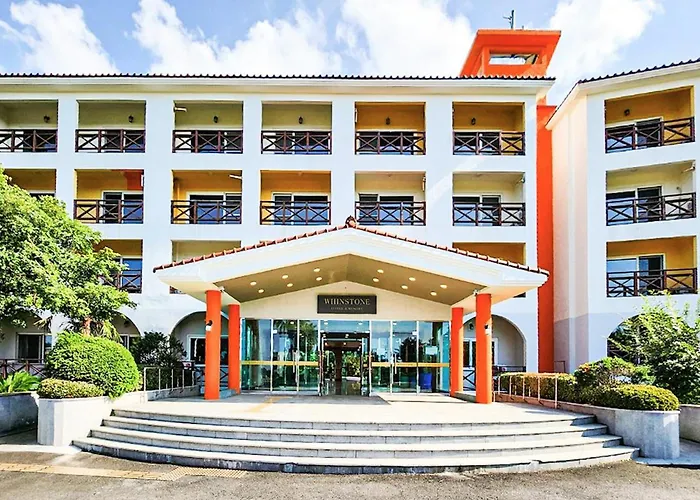 Whinstone Hotel & Resort