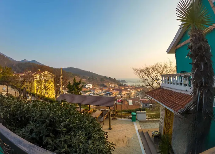 Laoshan Swan Castle Hot Spring Wellness Resort-Hot Spring Wellness Resort,Sky Infinity Pool,8 Indoor & Outdoor Hot Spring Pools,Dozens Of Ocean-View Tea Pavilions,Your Secluded Wellness Paradise