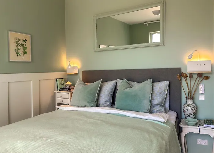 Seaside Retreat & Hotel
