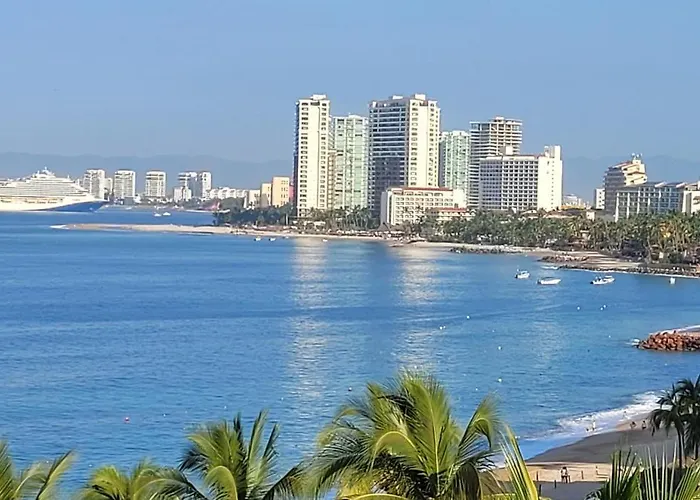 Beachfront Harbor 171 Condo Ocean View Pool, Gym Wifi