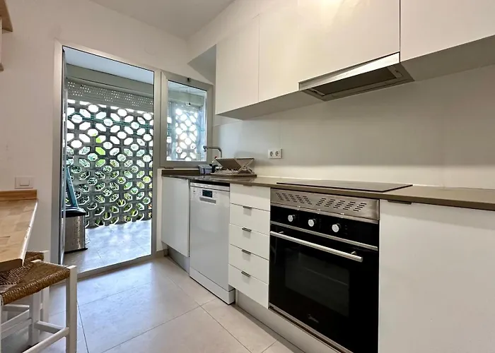 Large Apartment With Sea Views