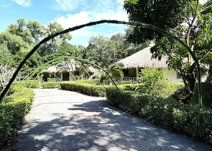 Nataya Round House Coral Bay Resort
