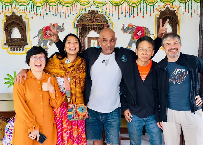 Hotel White House - A Family Homestay