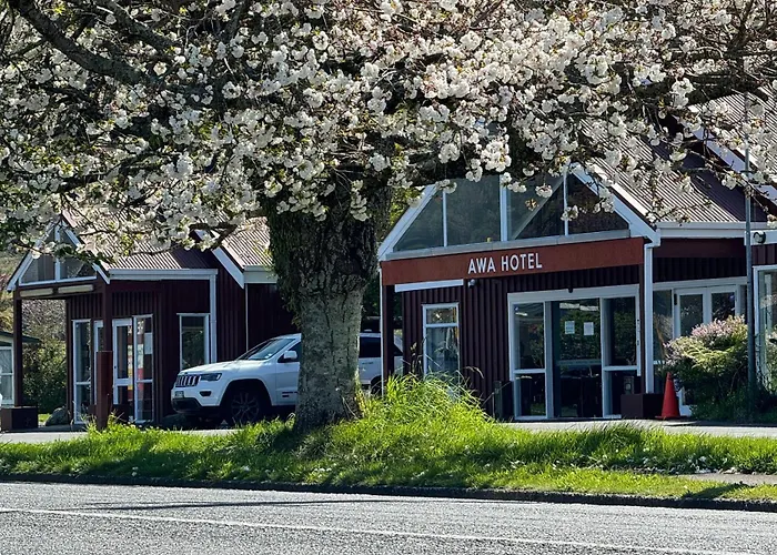 Awa Hotel 4-Star 23-36 Sqm Large Rooms And 3 Sqm Small Single Rooms-Capsules