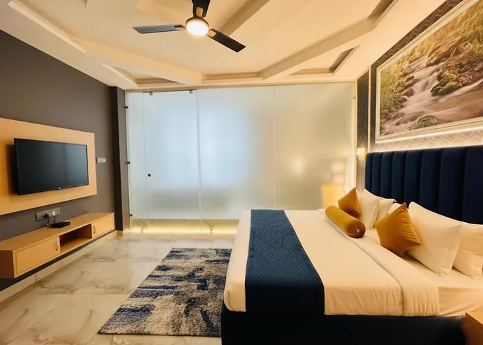 Hotel Grand Villa By Signature Stayz Near Igi Airport