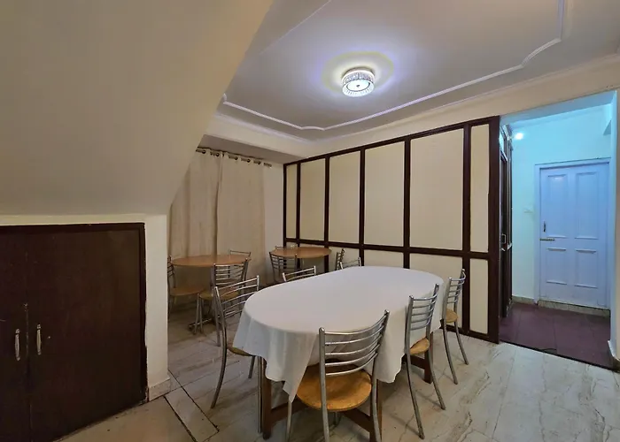 Newlands Homestay Near Mall