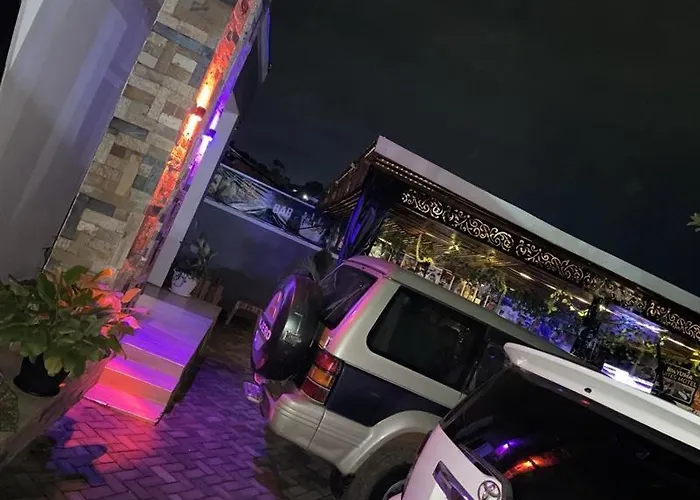 Binyuma Suites Motel