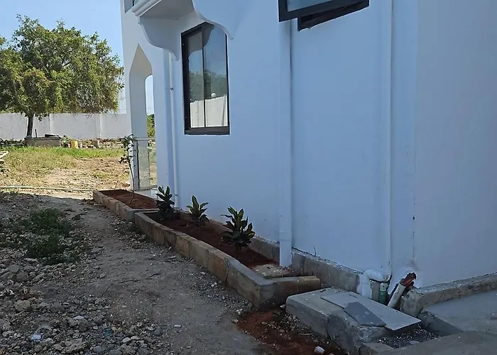 Upole Hotel