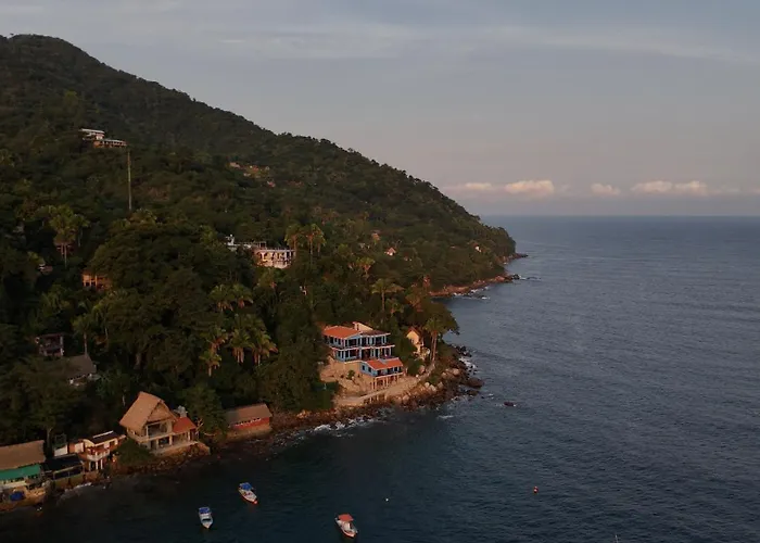 Casa Altamar, Oceanfront Estate With Rooftop Deck