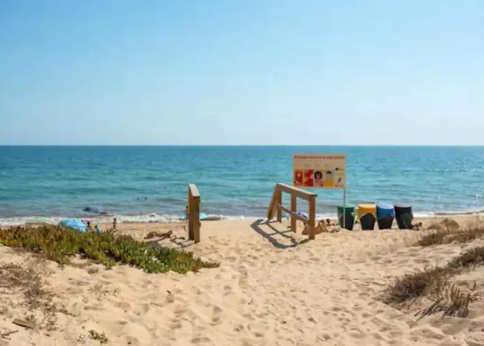 Blife Petrya Private Rooms At Faro Beach