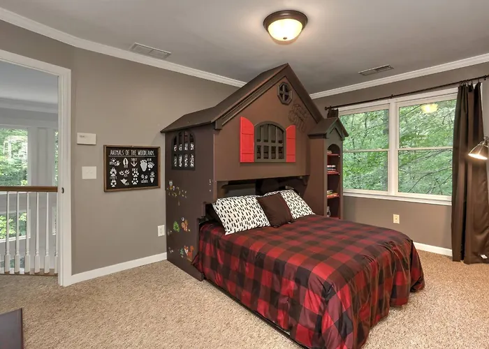 Modern Cabin-Big Canoe-Waterfalls-View-Game-Room-Dog Fence