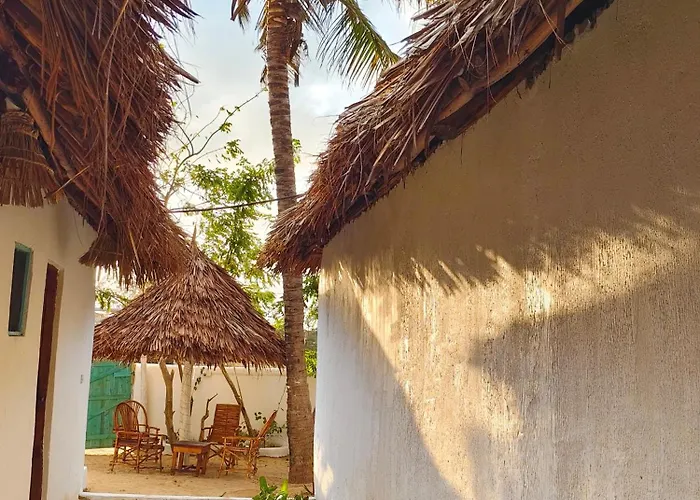 Sawa Sawa Beach Hotel&Backpacks
