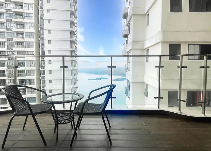 Danga Bay Comfort Stay Country Garden