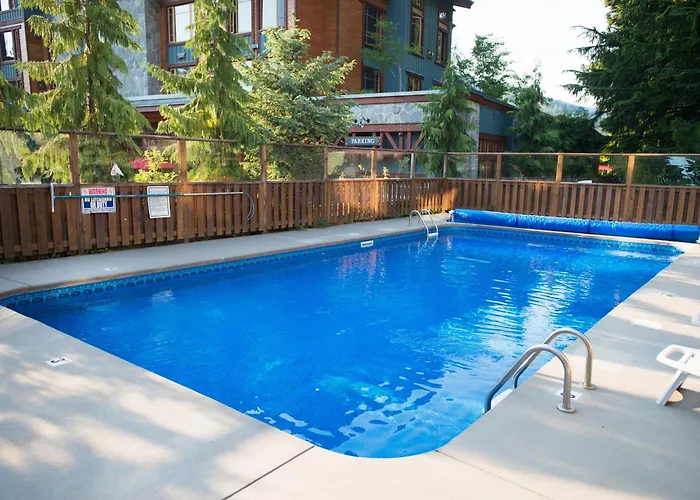 The Alpine Alcove W Pool & Hot Tub