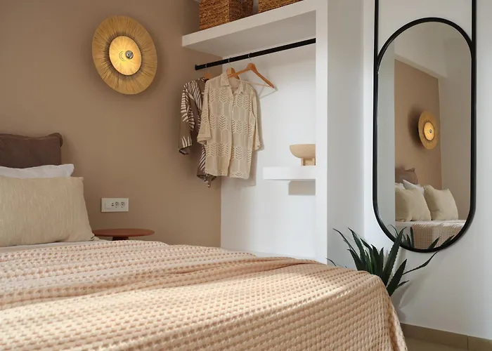C'Est La Vie - Beachfront Accommodation