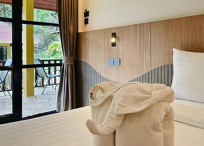 Tonsai Bay Resort